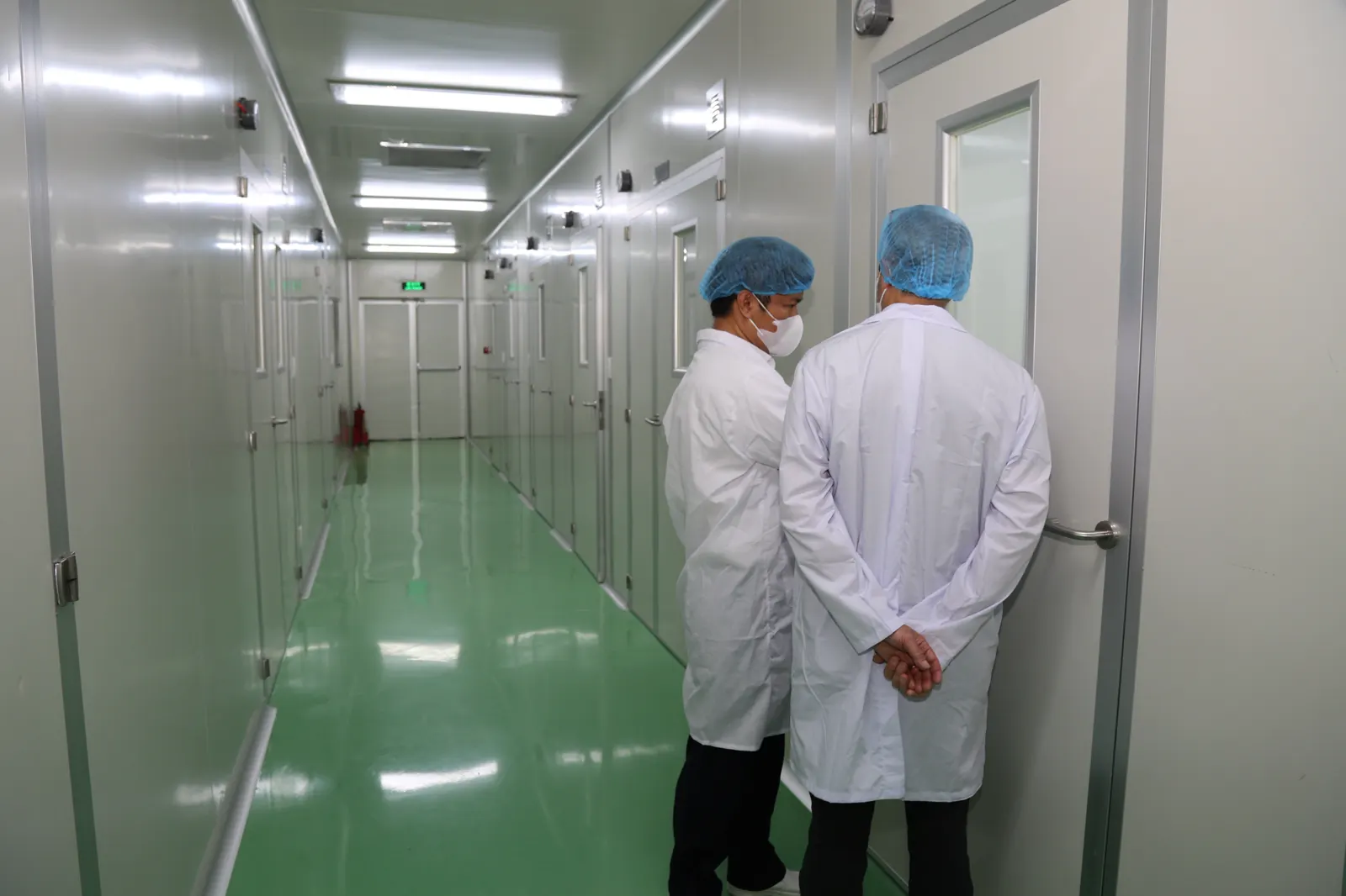 Cleanroom corridor